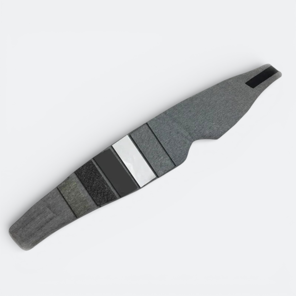 AïtaVia grey sleep mask with adjustable strap and textured panels for light blocking. Ideal for travel.