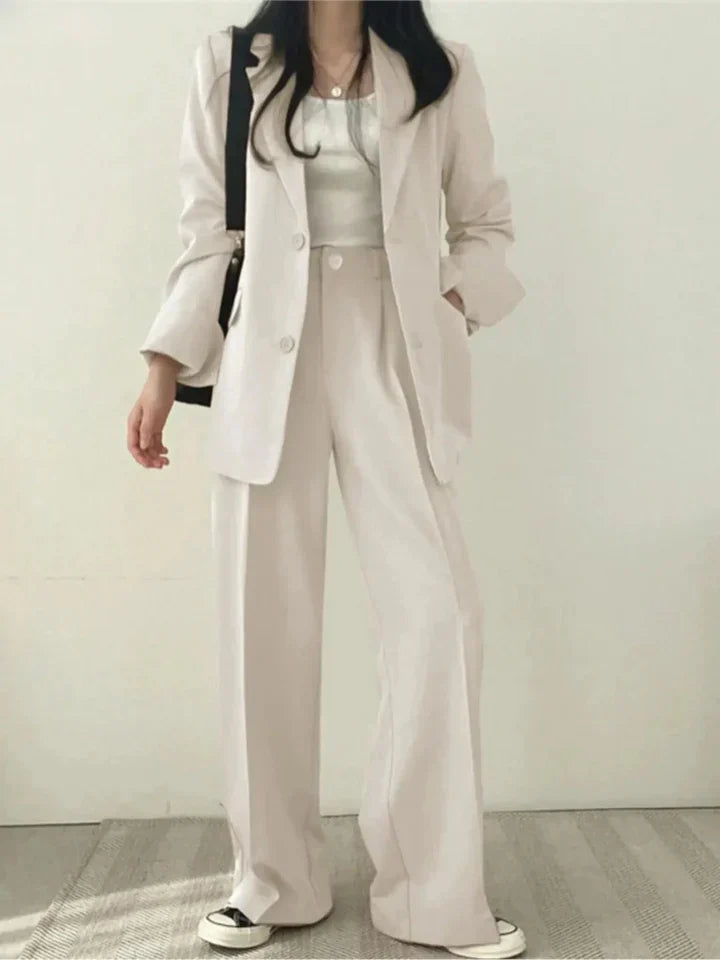 Tailleur femme deux pièces, blazer structuré et pantalon large