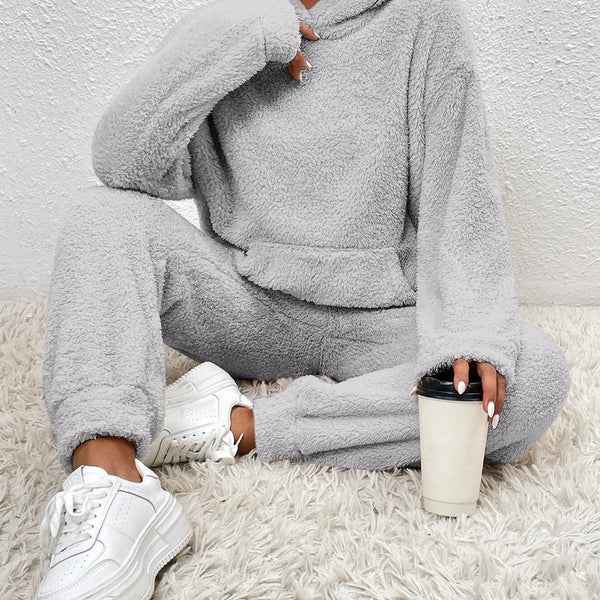 Ensemble Femme Douillet : Hoodie & Jogging Confortable pour la Détente