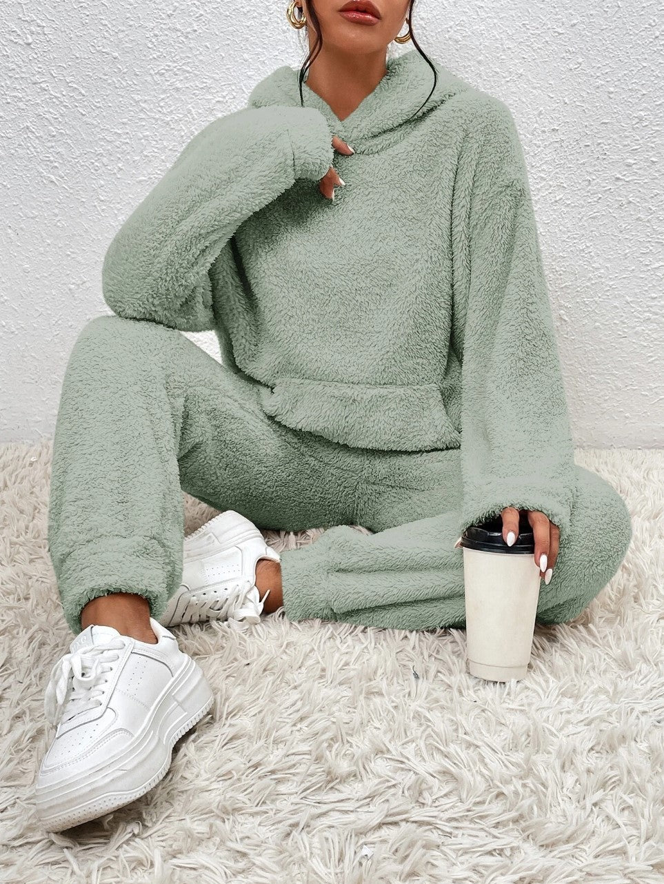 Ensemble Femme Douillet : Hoodie & Jogging Confortable pour la Détente