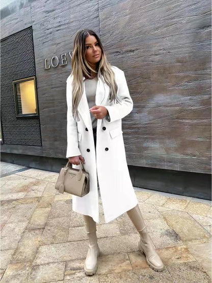 Manteau élégant pour femme avec boutons pour l'hiver