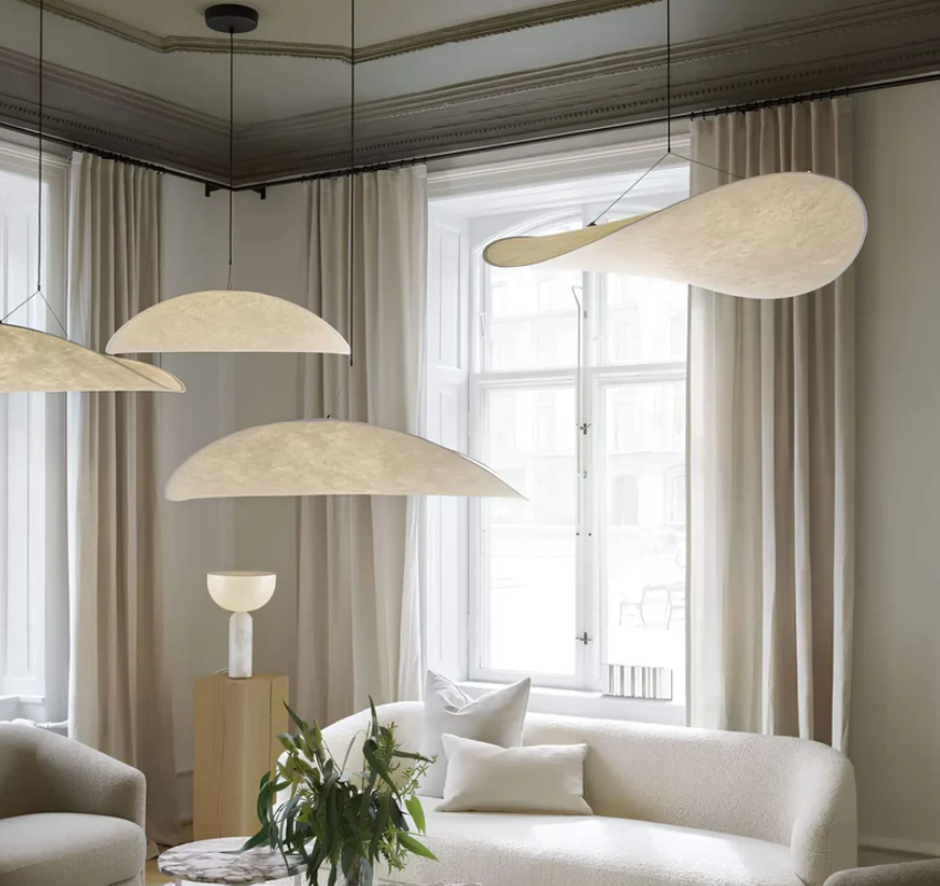 SoieLumière - Plafonnier en Soie Élégant - Design Unique