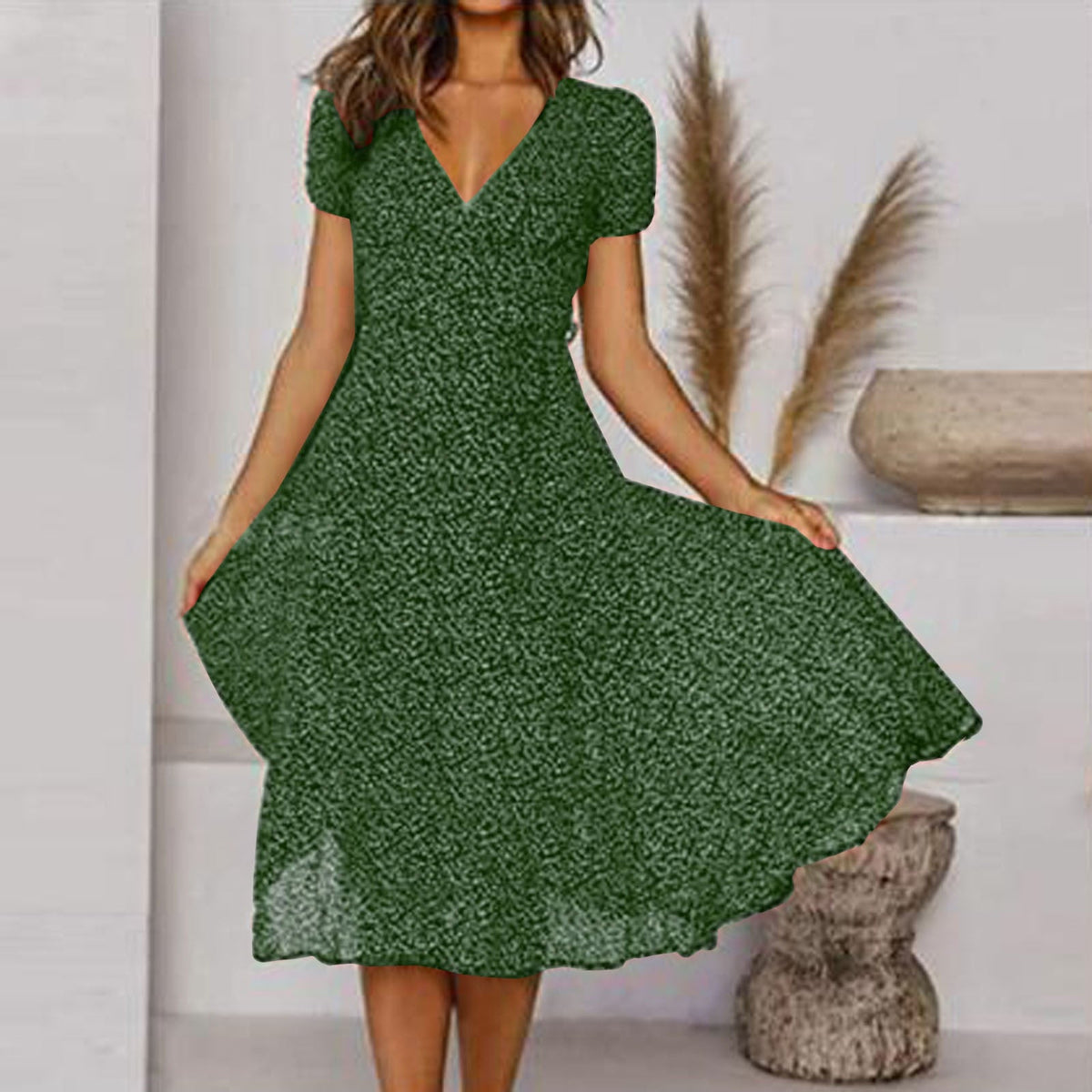 Robe Midi Évasée pour Femmes - Élégance Légère et Encolure en V