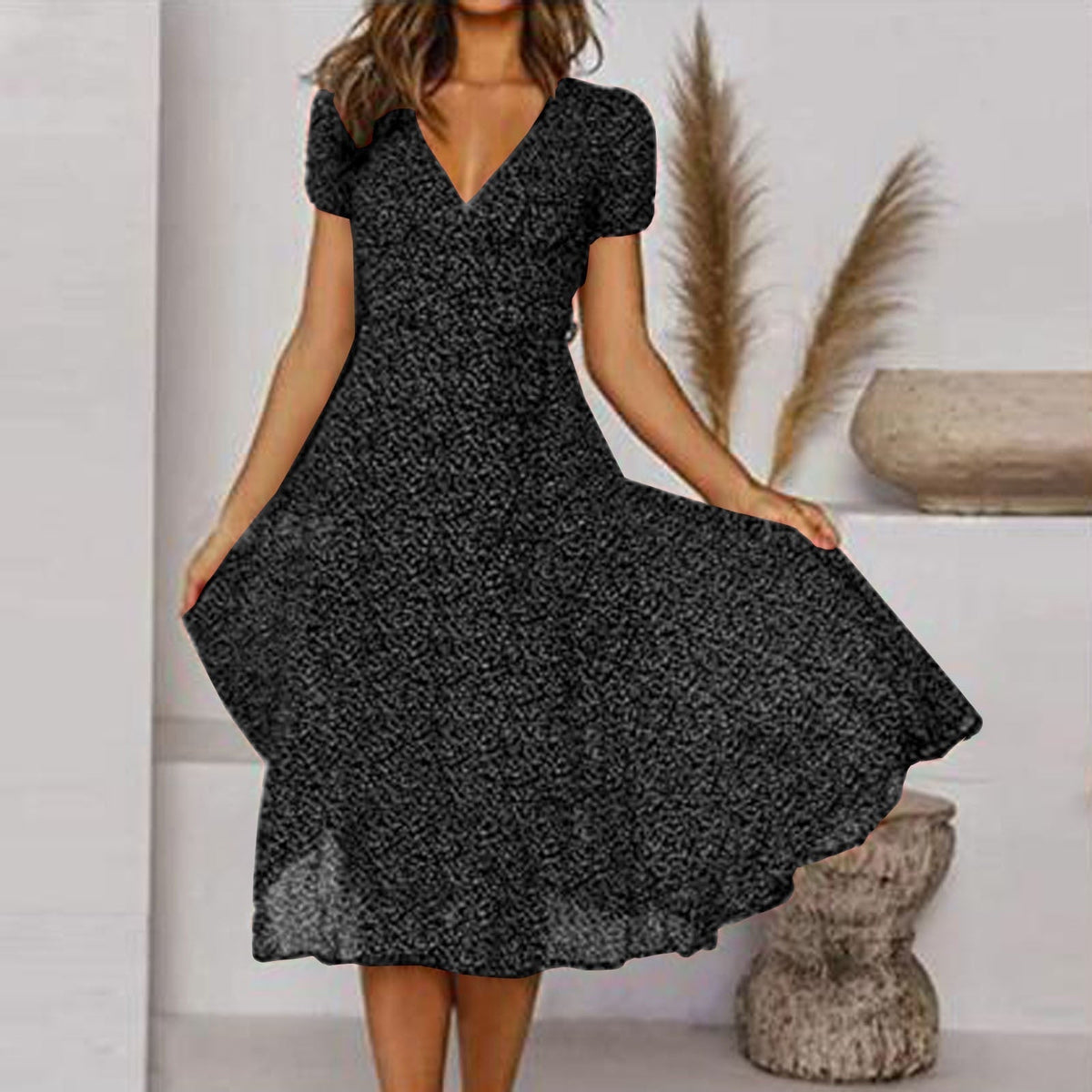 Robe Midi Évasée pour Femmes - Élégance Légère et Encolure en V