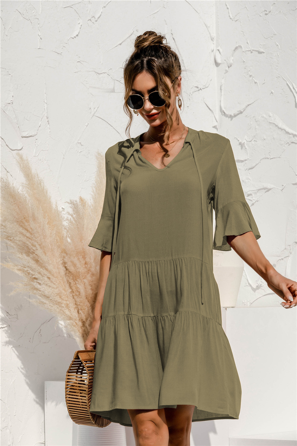 Robe Mini Femme à Volants Col V – Style Été Chic et Confortable